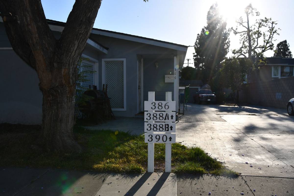 Apartment for rent at 388 N Parker, Orange, CA 92868