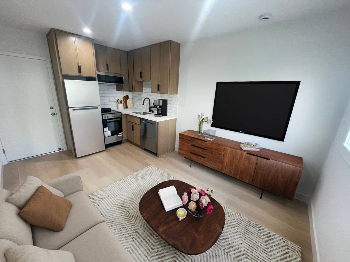 Apartment for rent at 1549 S Westgate Ave, Los Angeles, CA 90025