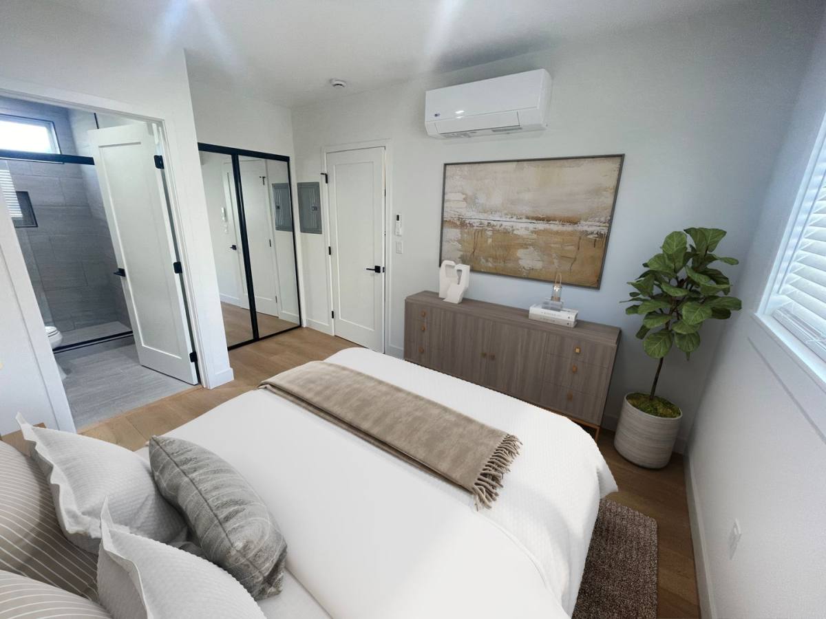 Apartment for rent at 1549 S Westgate Ave, Los Angeles, CA 90025