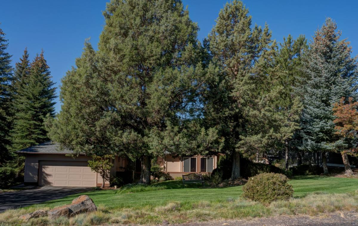 House for rent at 2759 NW Champion Circle, Bend, OR 97703