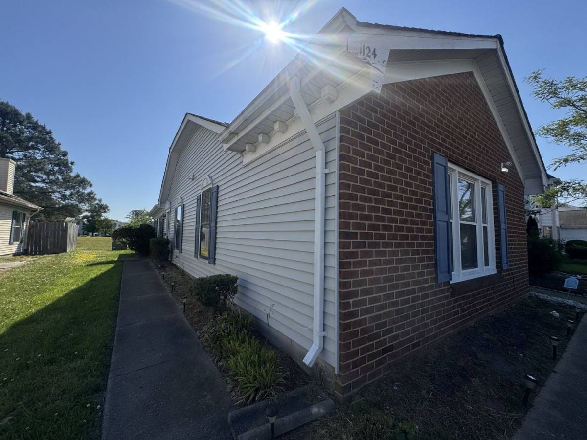 Townhouse for rent at 1124 Gleaning Close, Virginia Beach, VA 23455