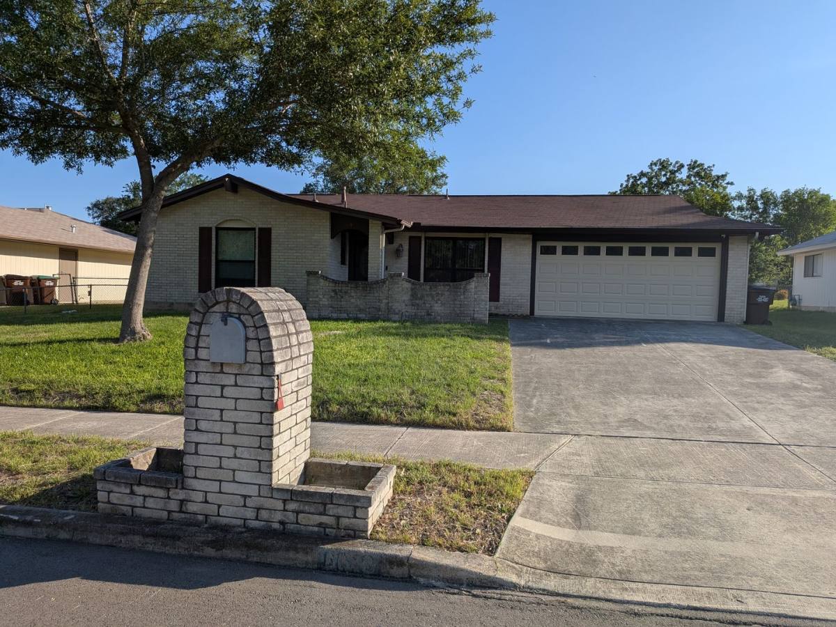 House for rent at 6618 Cloverbend St, San Antonio, TX 78238