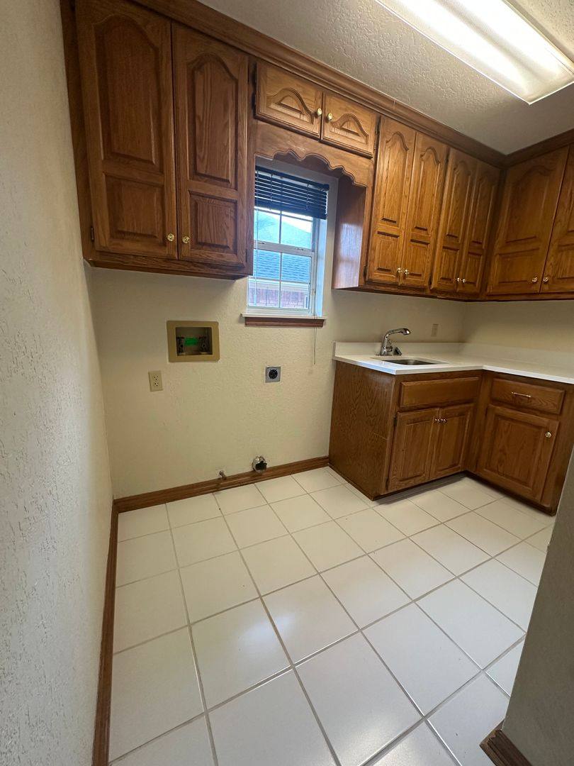 House for rent at 5524 Woodmont Dr, Oklahoma City, OK 73135