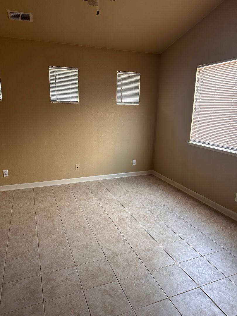 House for rent at 1163 E Springer Dr, Turlock, CA 95382