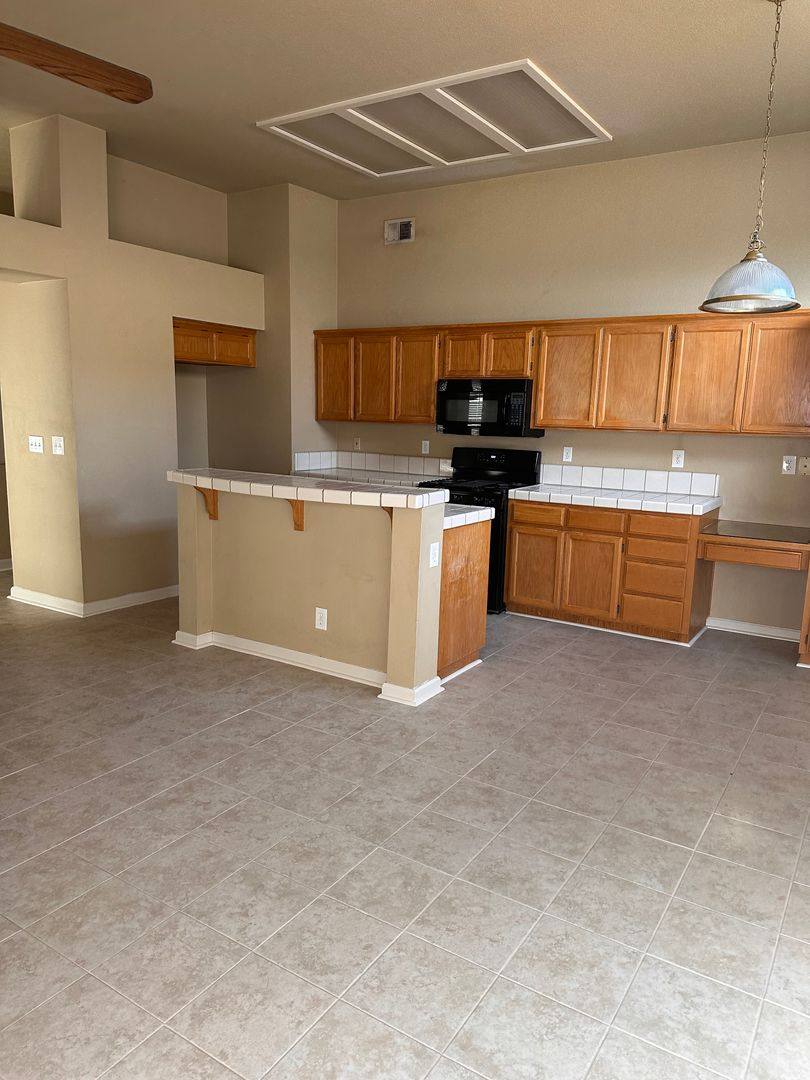 House for rent at 1163 E Springer Dr, Turlock, CA 95382