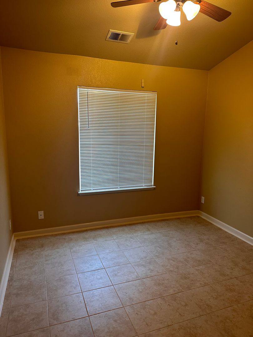 House for rent at 1163 E Springer Dr, Turlock, CA 95382