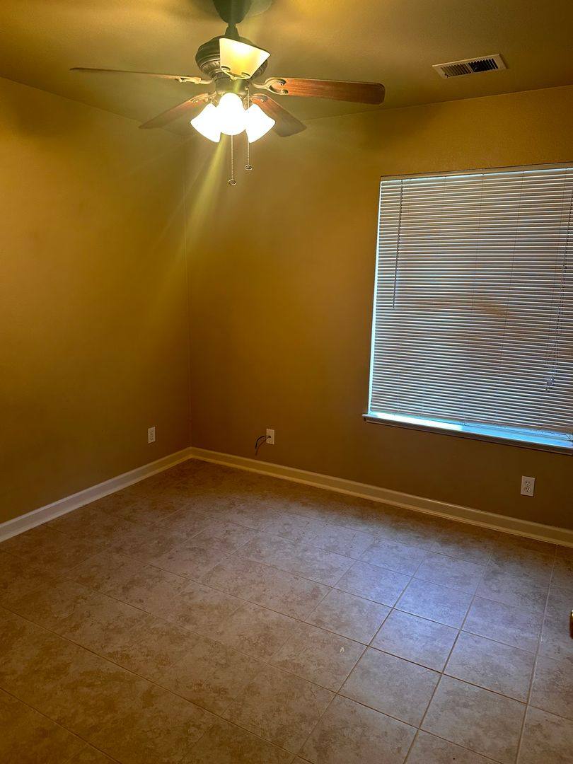 House for rent at 1163 E Springer Dr, Turlock, CA 95382