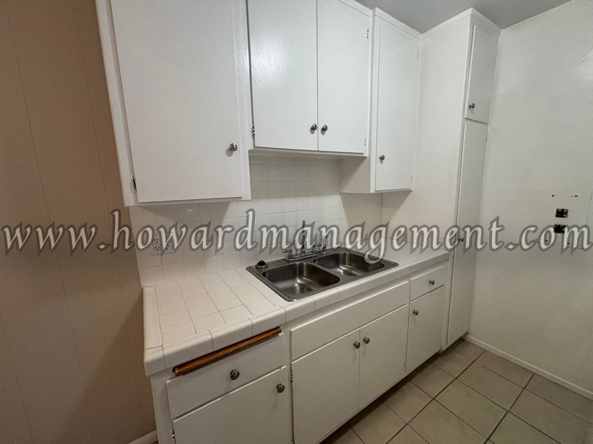 Apartment for rent at 1005 Hill St, Santa Monica, CA 90405