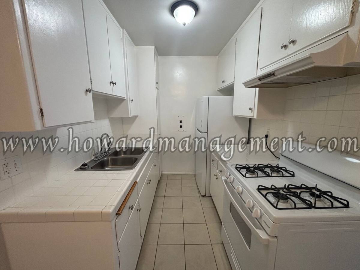Apartment for rent at 1005 Hill St, Santa Monica, CA 90405