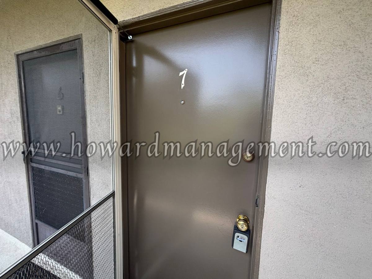 Apartment for rent at 1005 Hill St, Santa Monica, CA 90405