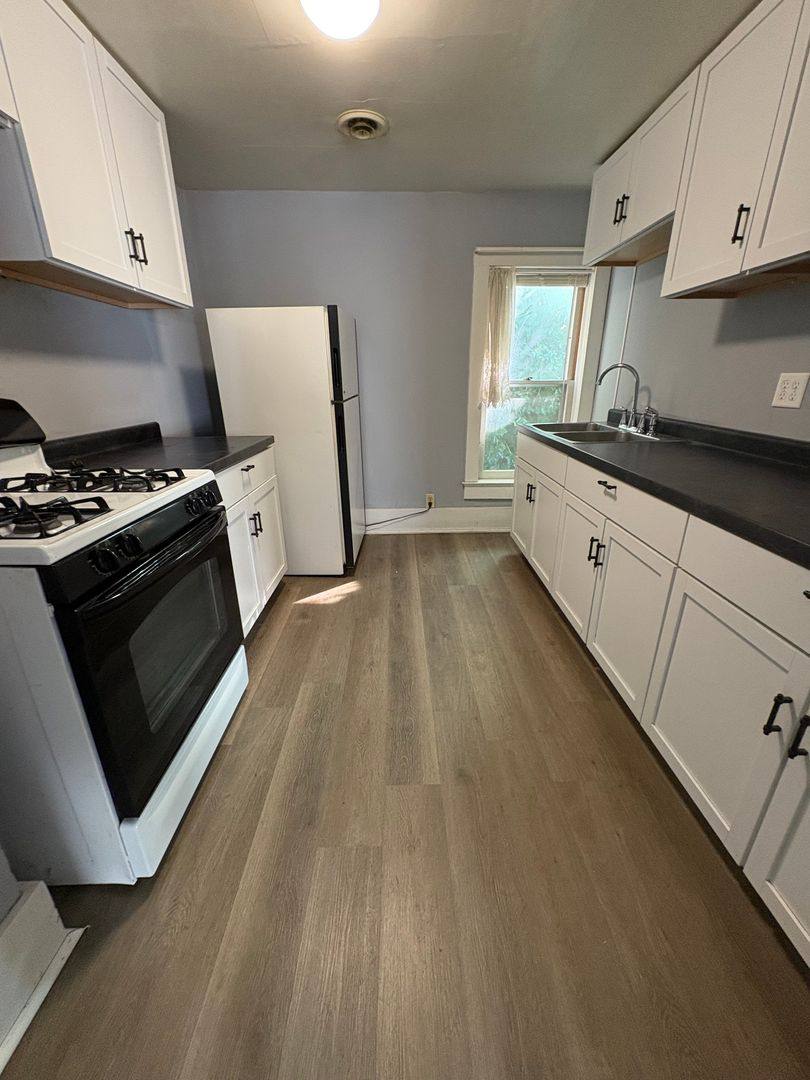 Apartment for rent at 1345 Avon St, La Crosse, WI 54603