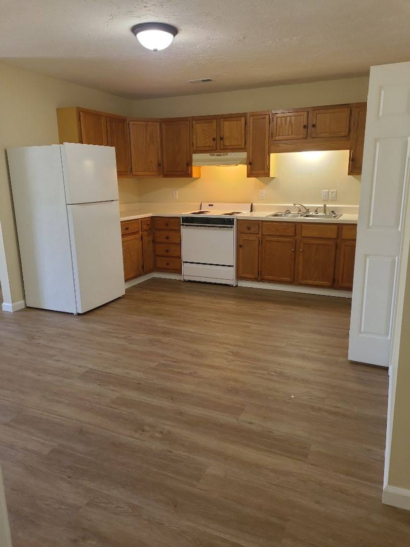 Apartment for rent at 975 E Margaret St, Piggott, AR 72454