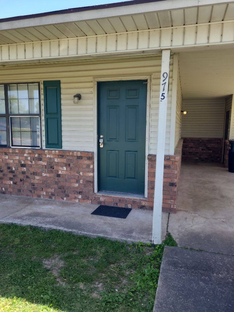 Apartment for rent at 975 E Margaret St, Piggott, AR 72454