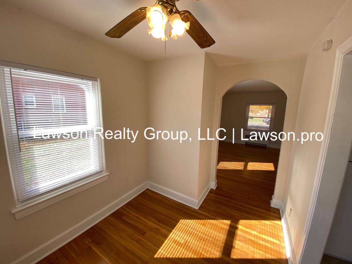Apartment for rent at 2611-2613 Bowman St, Roanoke, VA 24012