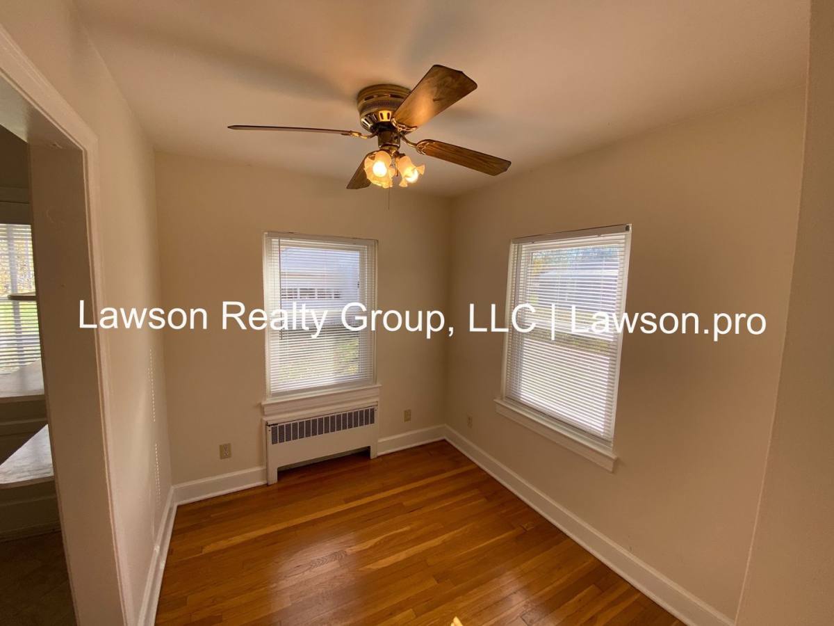 Apartment for rent at 2611-2613 Bowman St, Roanoke, VA 24012
