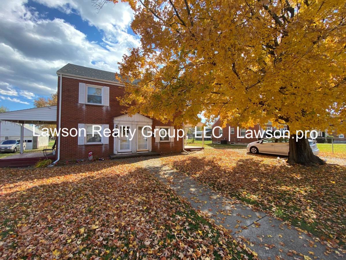 Apartment for rent at 2611-2613 Bowman St, Roanoke, VA 24012