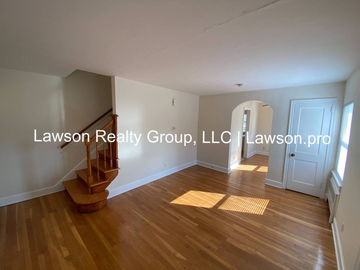 Apartment for rent at 2611-2613 Bowman St, Roanoke, VA 24012