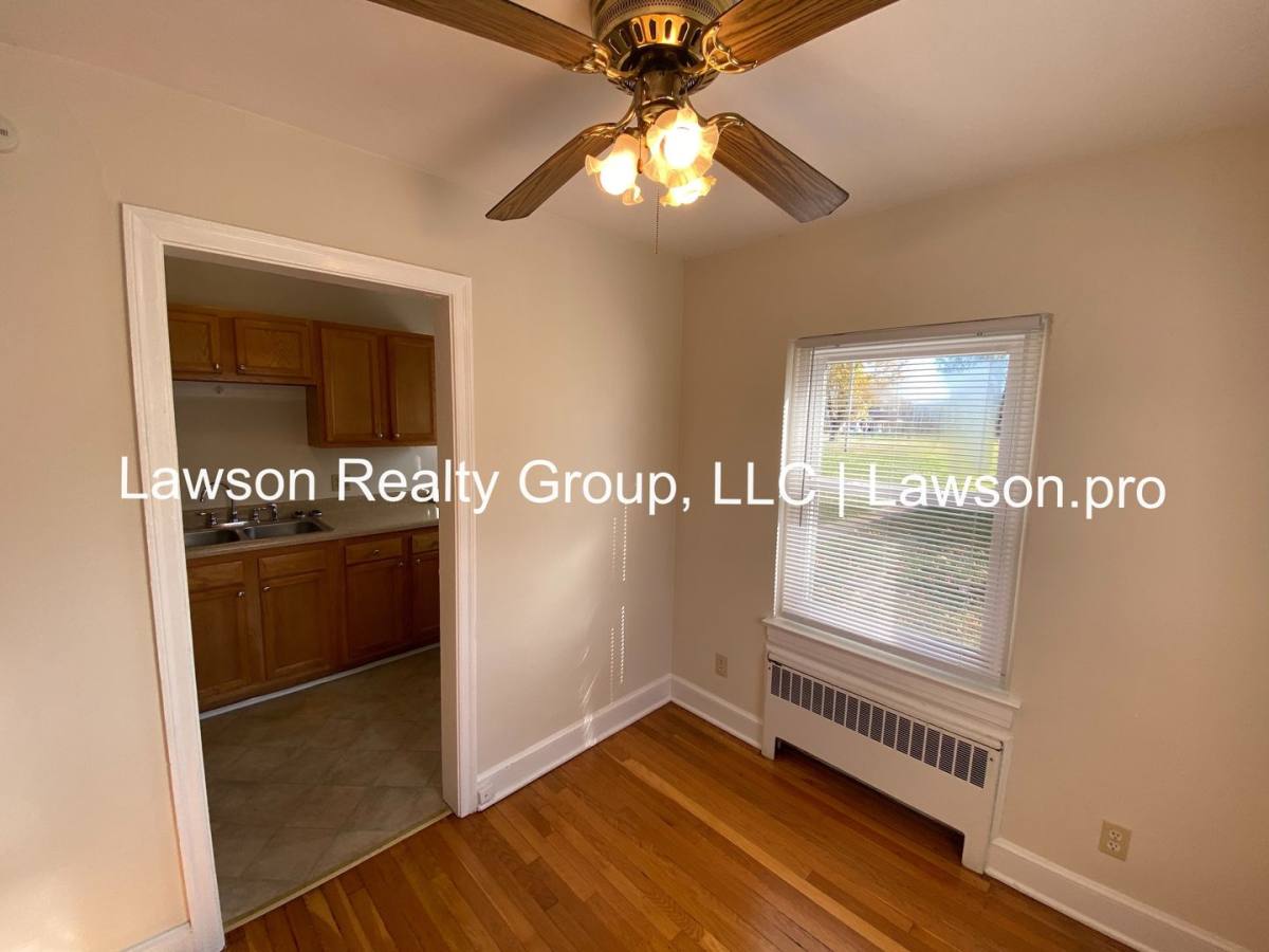Apartment for rent at 2611-2613 Bowman St, Roanoke, VA 24012