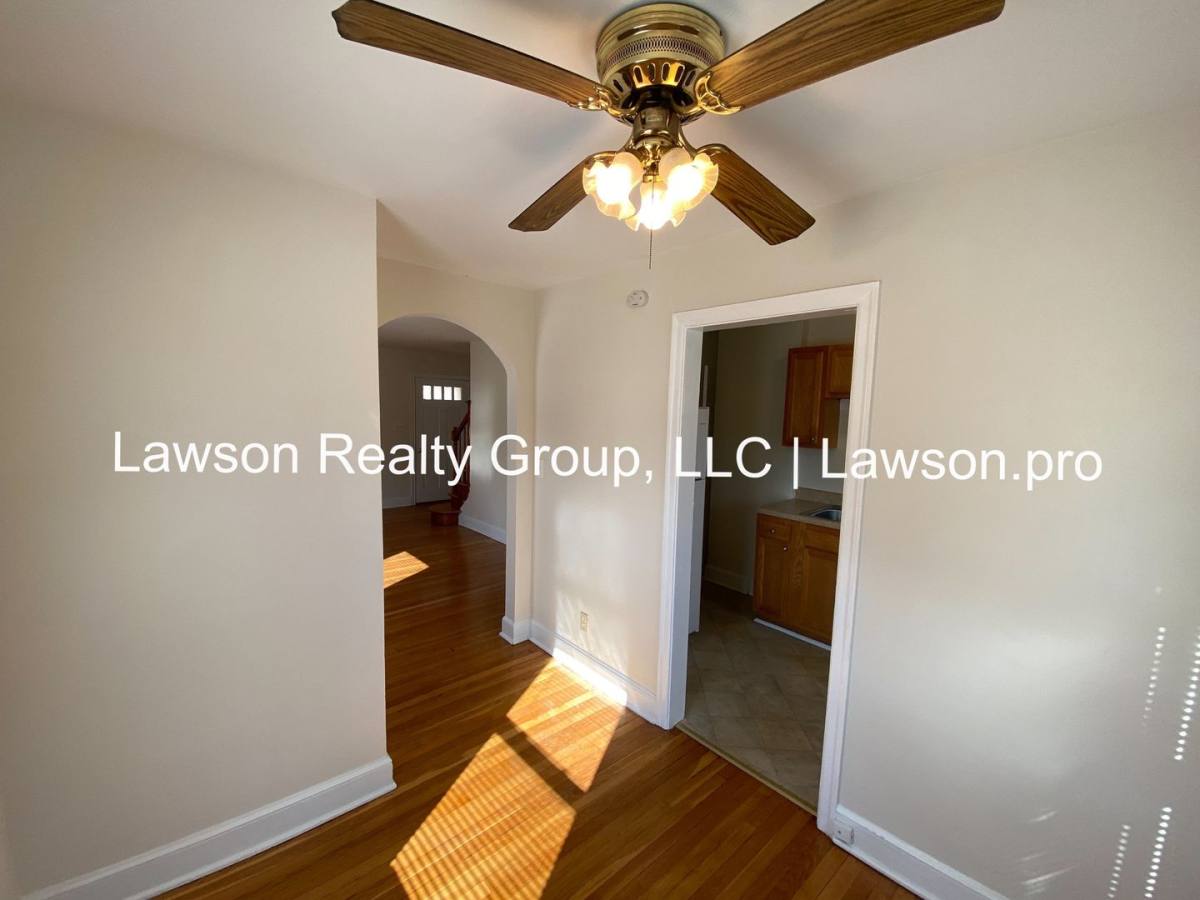 Apartment for rent at 2611-2613 Bowman St, Roanoke, VA 24012