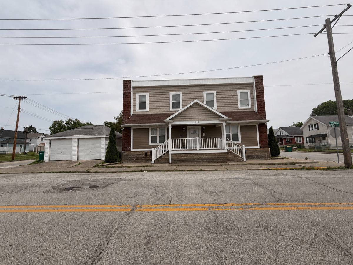 Apartment for rent at 722 S Spring St, Mishawaka, IN 46544
