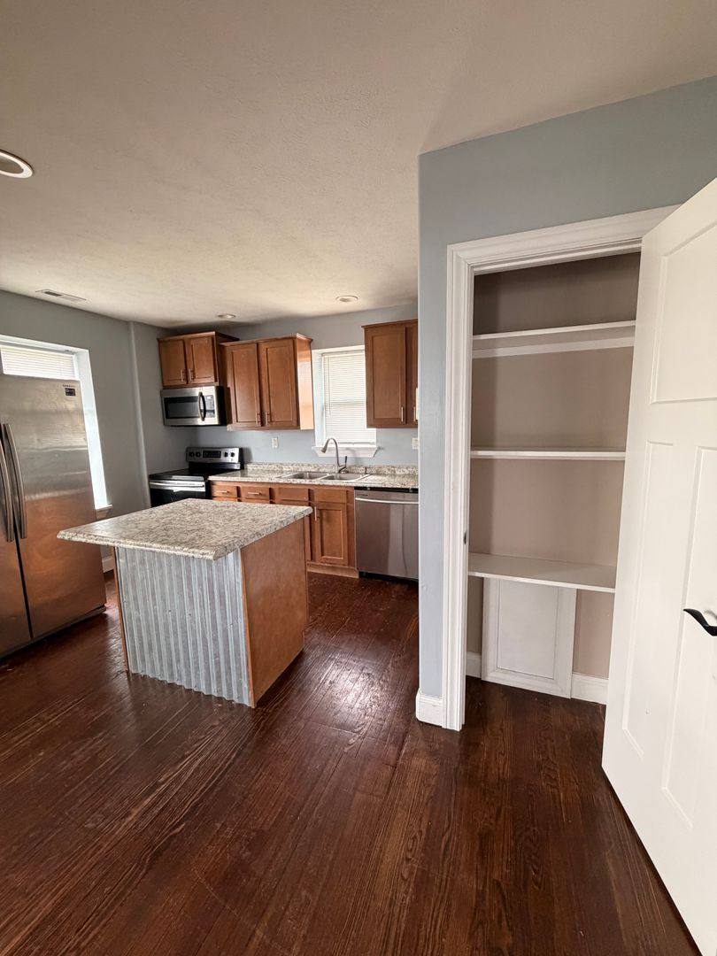 Apartment for rent at 722 S Spring St, Mishawaka, IN 46544