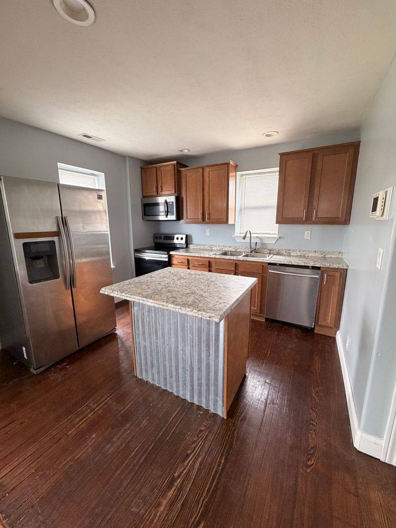 Apartment for rent at 722 S Spring St, Mishawaka, IN 46544