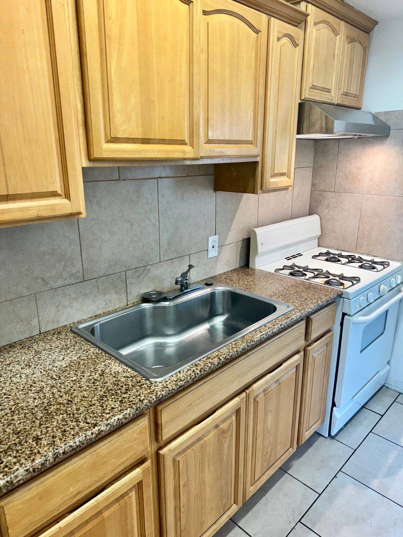 Apartment for rent at 642 N Thorne Ave, Fresno, CA 93728