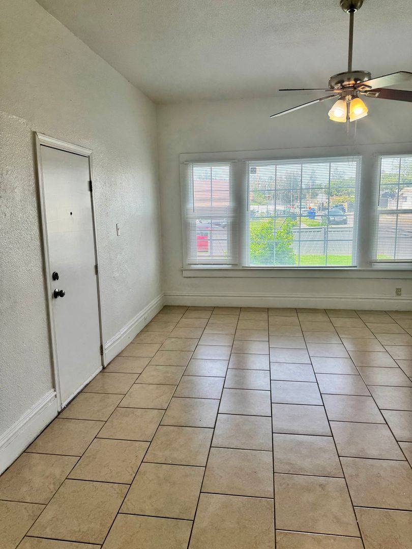 Apartment for rent at 642 N Thorne Ave, Fresno, CA 93728