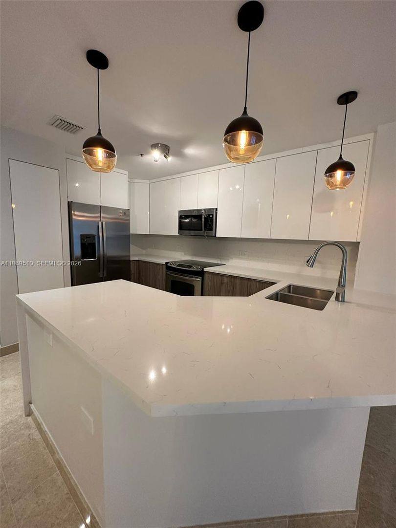 House for rent at 801 Brickell Key Blvd, Miami, FL 33131