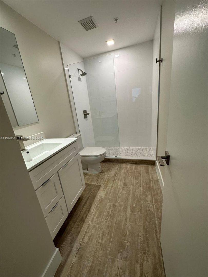 House for rent at 801 Brickell Key Blvd, Miami, FL 33131