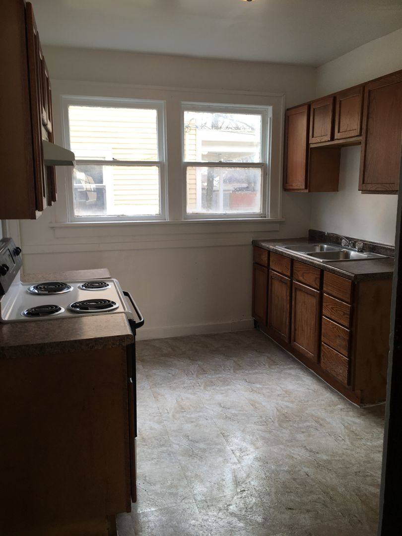 House for rent at 2902 Euclid Ave, Fort Wayne, IN 46806