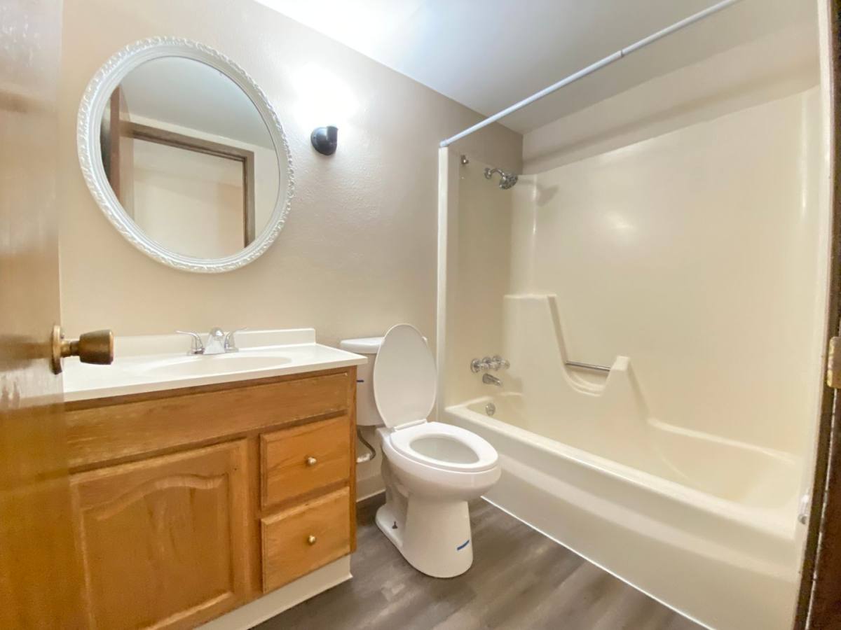 Apartment for rent at 3729 W 9th St, Waterloo, IA 50702