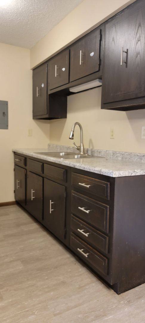 Apartment for rent at 3729 W 9th St, Waterloo, IA 50702