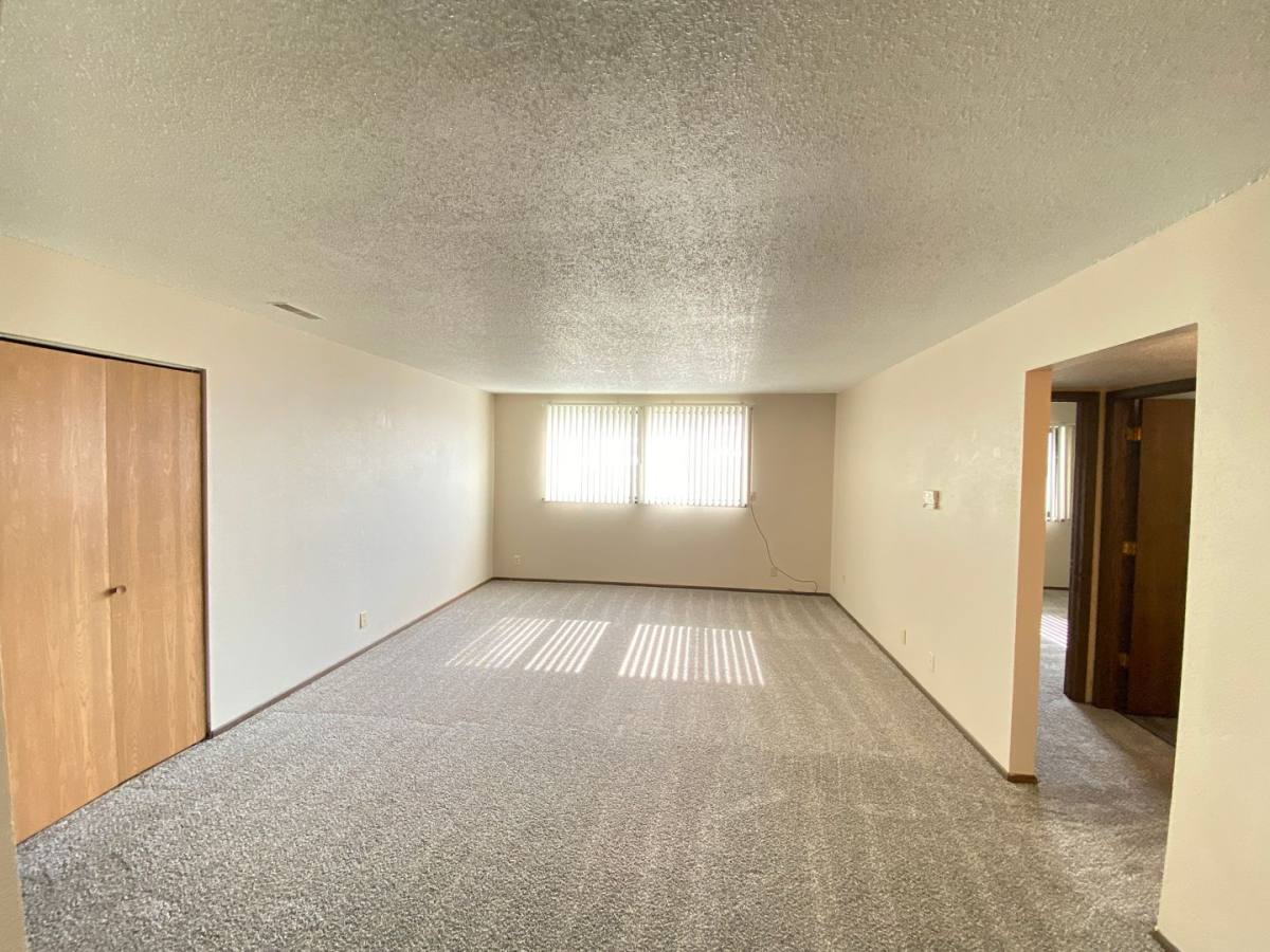 Apartment for rent at 3729 W 9th St, Waterloo, IA 50702