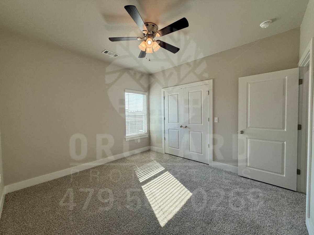 Apartment for rent at 2007 E Brookview Dr, Siloam Springs, AR 72761