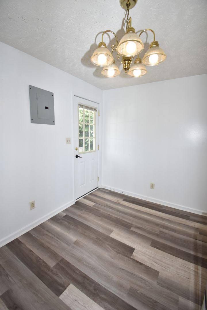 Apartment for rent at 947 Charlotte St, Clarksville, TN 37040