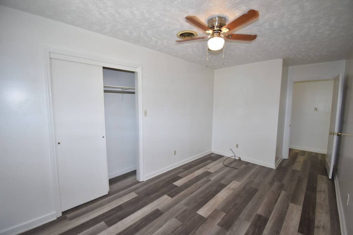 Apartment for rent at 947 Charlotte St, Clarksville, TN 37040