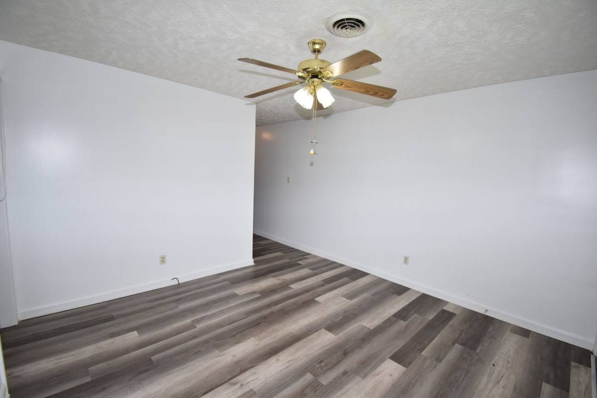 Apartment for rent at 947 Charlotte St, Clarksville, TN 37040