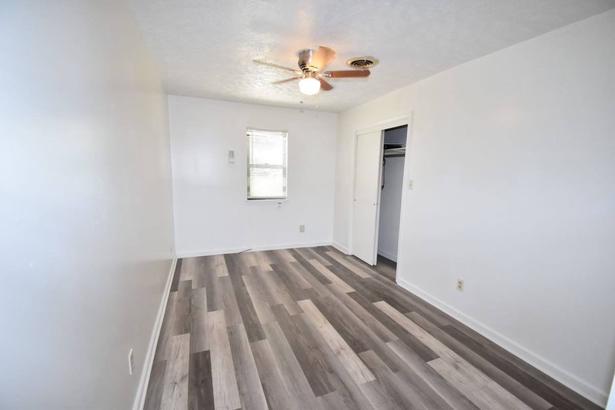 Apartment for rent at 947 Charlotte St, Clarksville, TN 37040