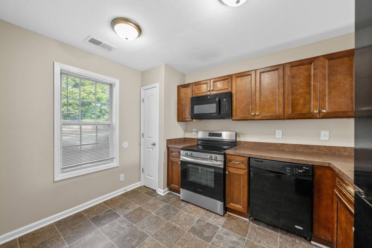 Apartment for rent at 295 Raleigh Dr, Clarksville, TN 37043