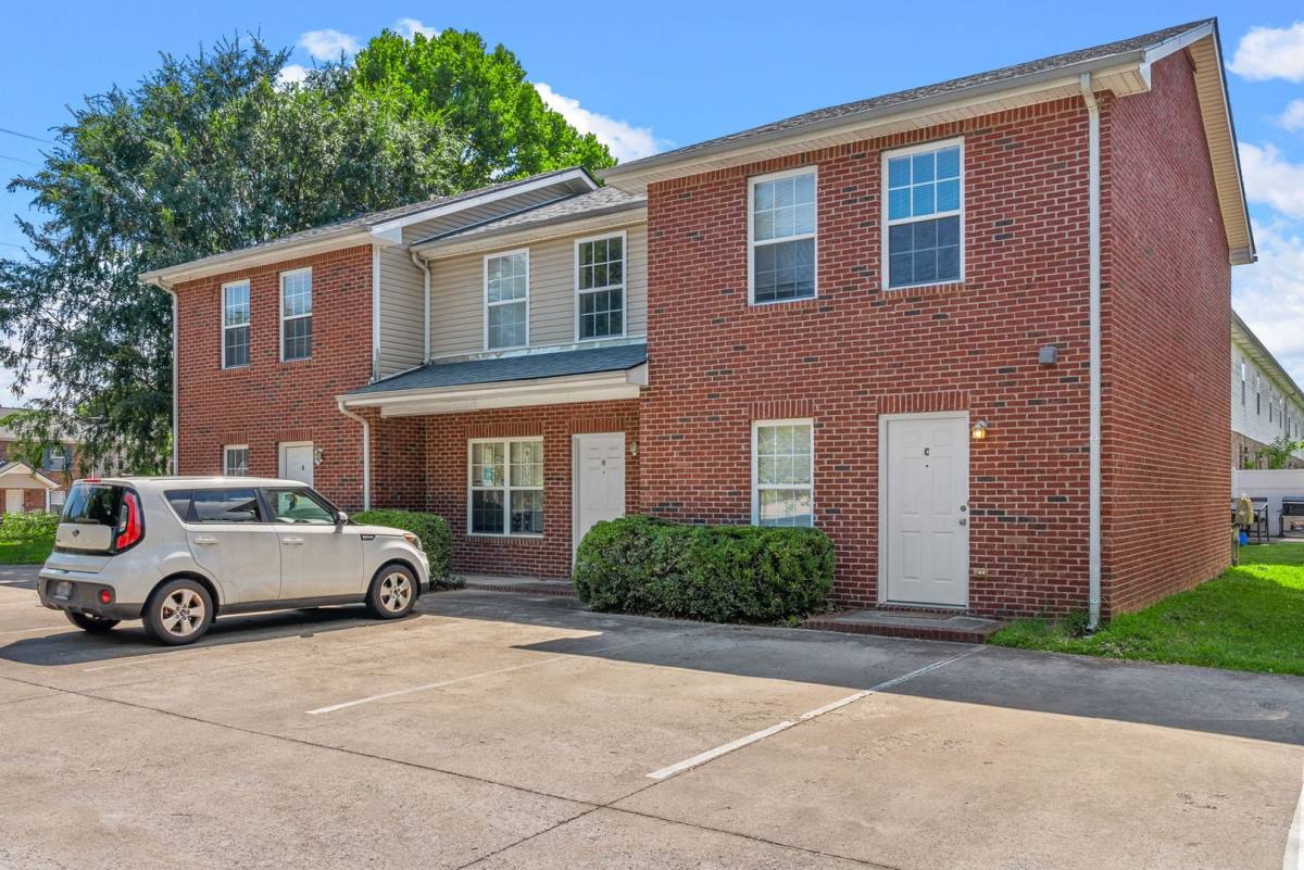 Apartment for rent at 295 Raleigh Dr, Clarksville, TN 37043