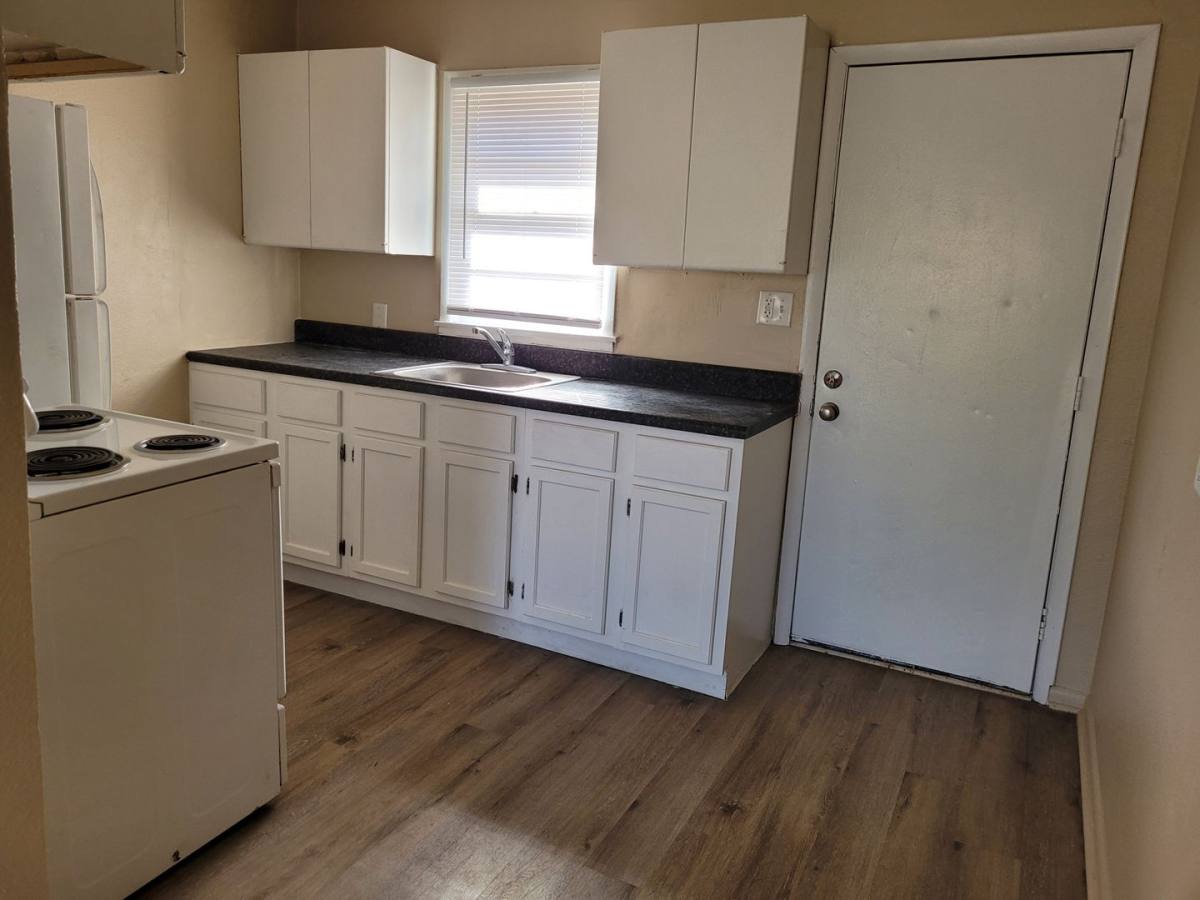 Apartment for rent at 2945-2949 S Hydraulic, Wichita, KS 67216