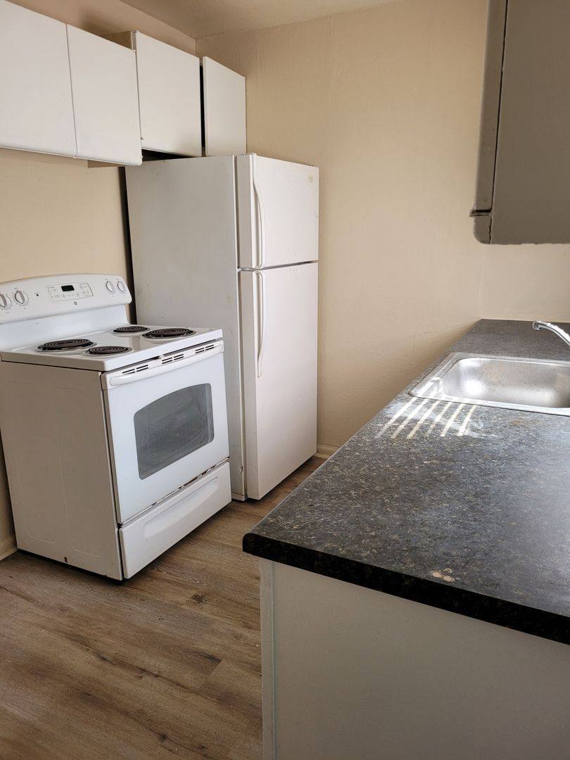 Apartment for rent at 2945-2949 S Hydraulic, Wichita, KS 67216