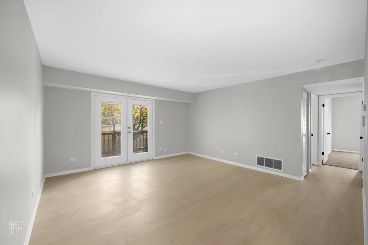 Apartment for rent at 4206 Lindenwood Dr, Matteson, IL 60443