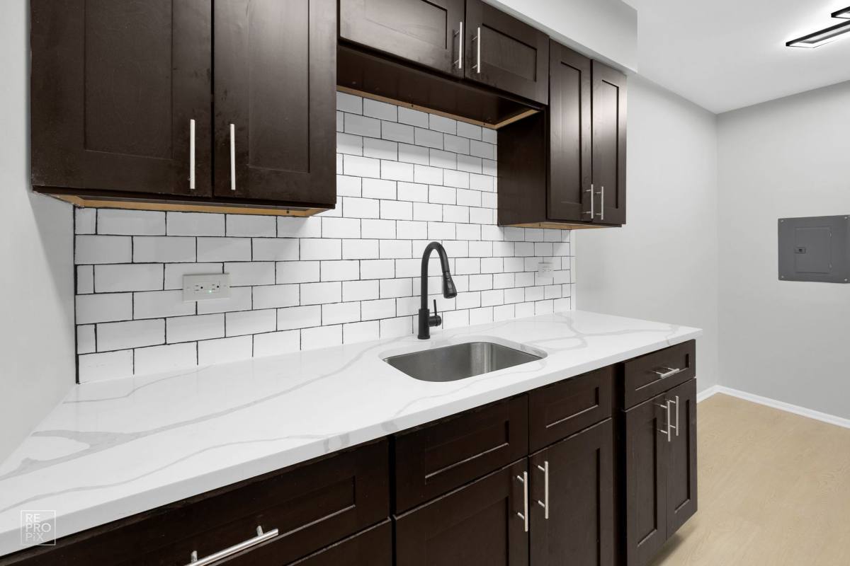 Apartment for rent at 4206 Lindenwood Dr, Matteson, IL 60443