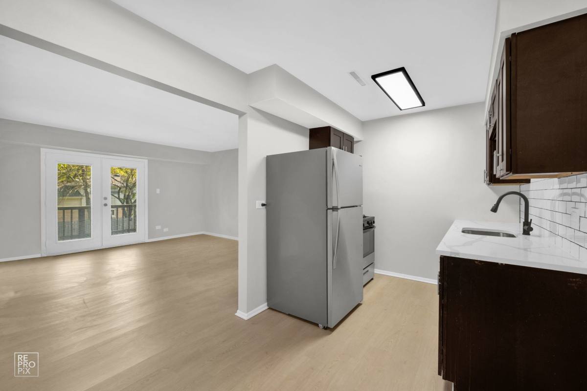 Apartment for rent at 4206 Lindenwood Dr, Matteson, IL 60443