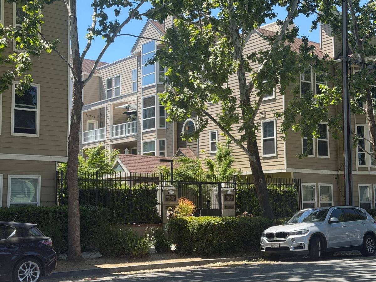 Townhouse for rent at 415 N 2nd St, San Jose, CA 95112