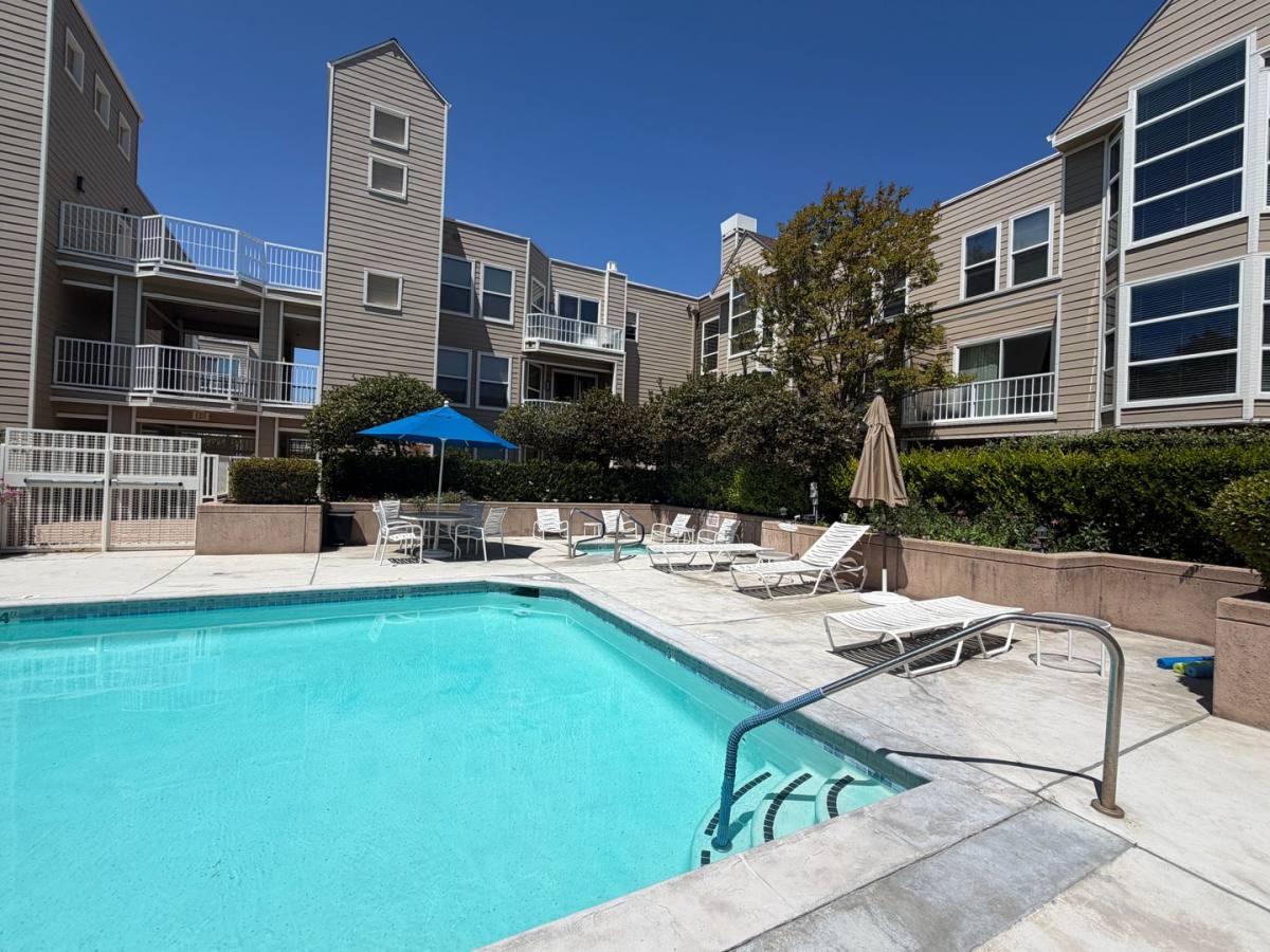 Townhouse for rent at 415 N 2nd St, San Jose, CA 95112