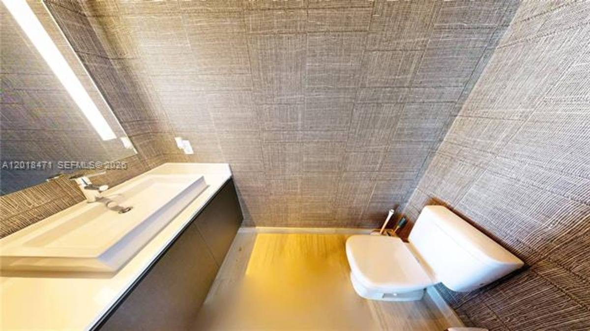 Apartment for rent at 1451 Brickell Ave, Miami, FL 33131