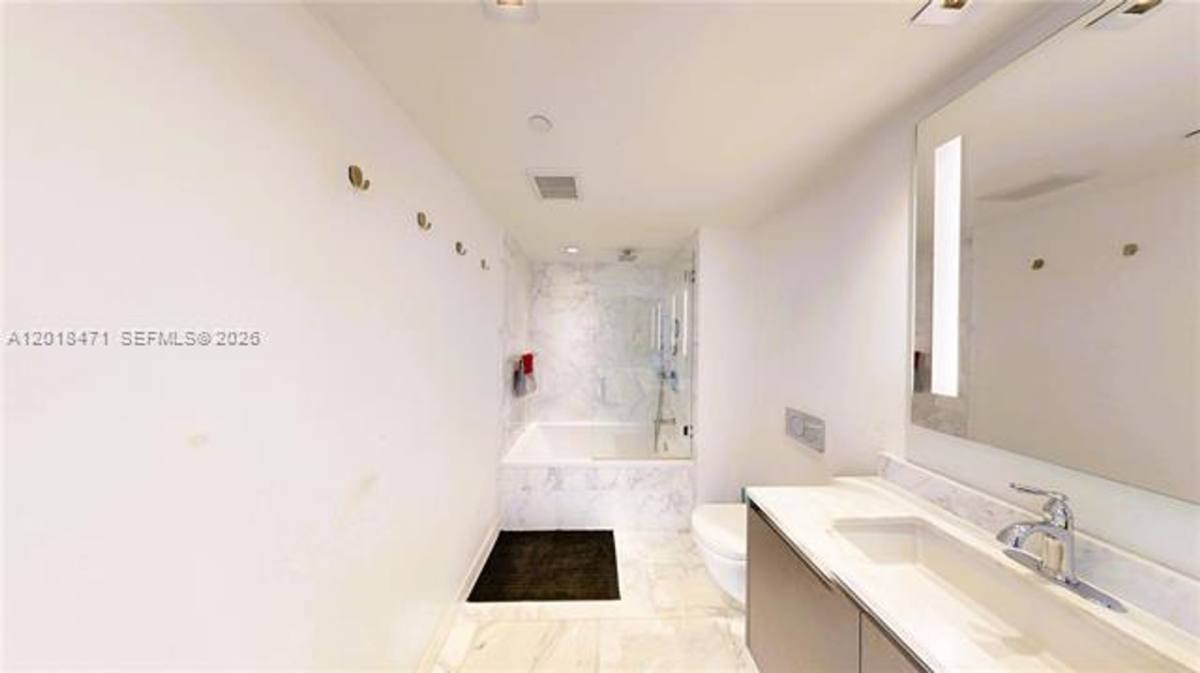 Apartment for rent at 1451 Brickell Ave, Miami, FL 33131
